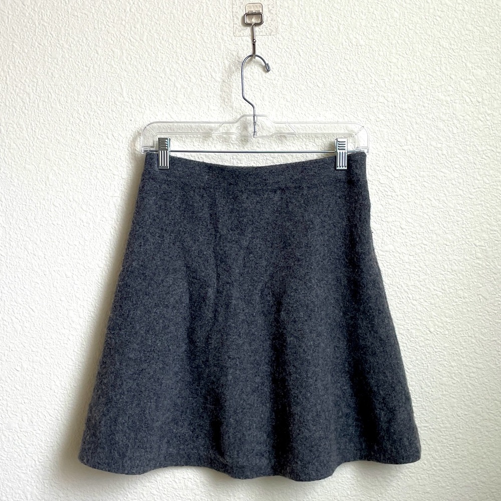 Tahari gray wool swing skirt with zip